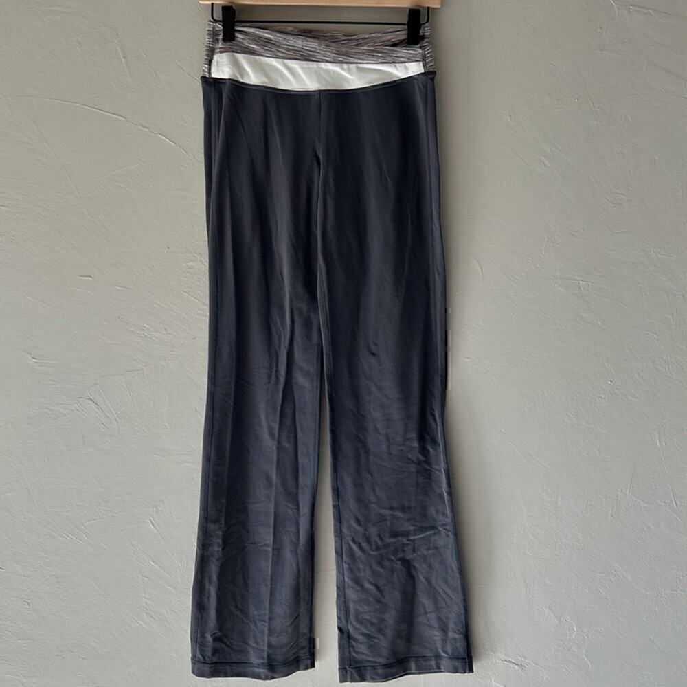Lululemon Gray Luon Low Rise Straight Astro Pants Size 6
